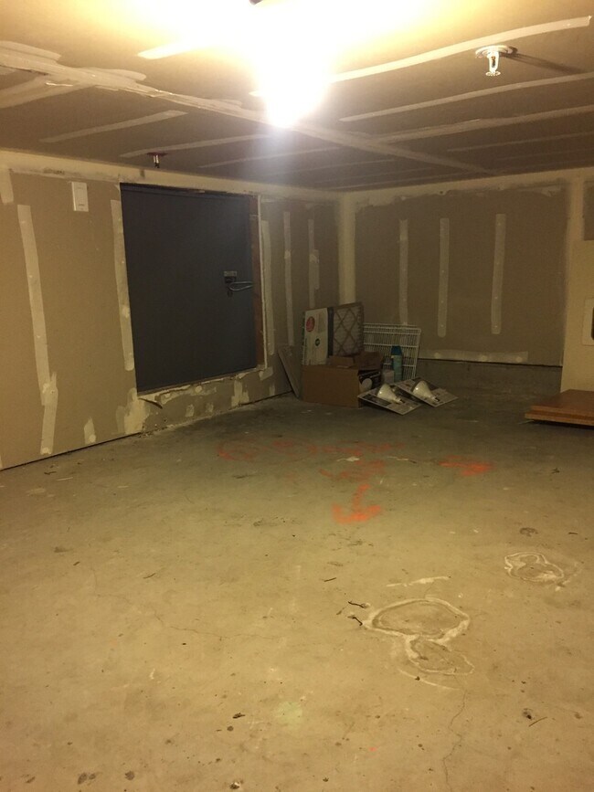 Building Photo - 4057 Crandall Cir
