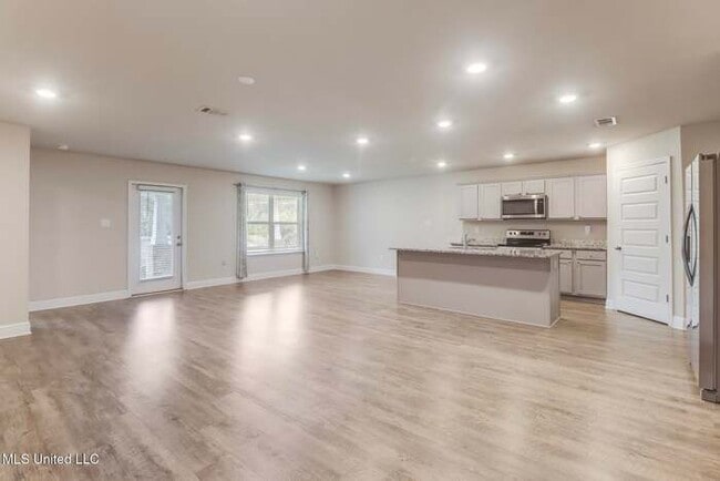 Building Photo - 6487 Eastland Cir