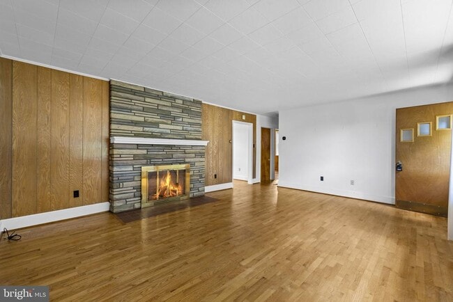 Building Photo - 2917 1st St