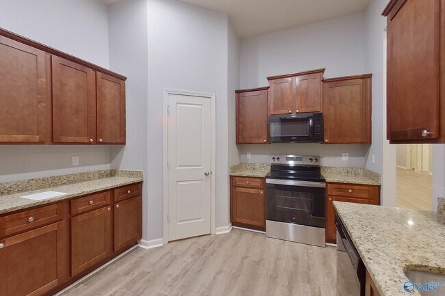 Building Photo - 10685 Bent Brook Dr