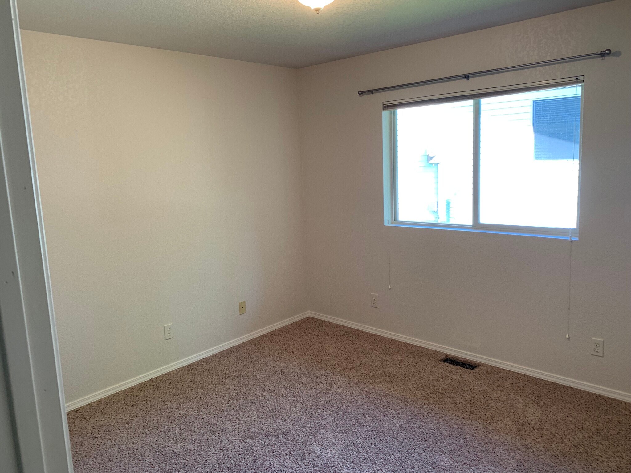 Building Photo - 1831 Fairway Dr