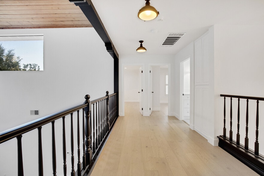 Building Photo - 23450 Park Hermosa