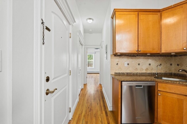 Building Photo - 349 7th St