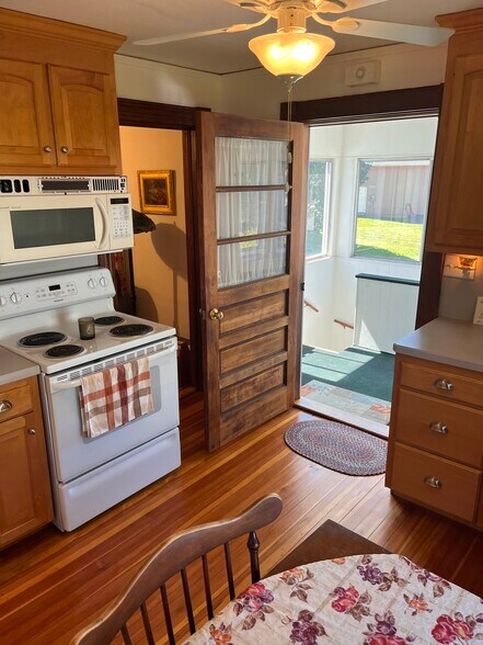 Kitchen - 48 Church St