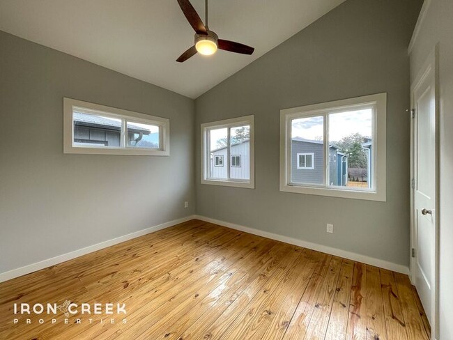 Building Photo - 79 E Cascade St