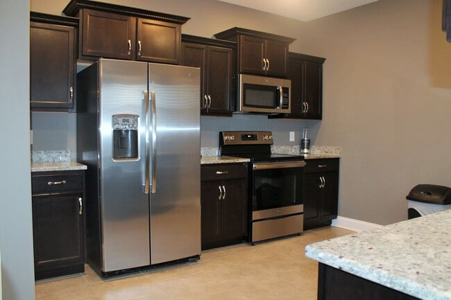 Building Photo - 256 Azalea Dr