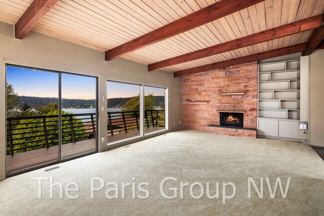 Building Photo - Extraordinary 4BR, 4200sf Mid Century Water View Home with Amazing Outdoor Spaces