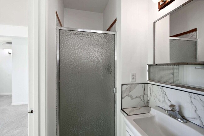 Building Photo - Old East Davis Rental with Spacious Yard, Bonus Room & Easy Bike Access to UC Davis