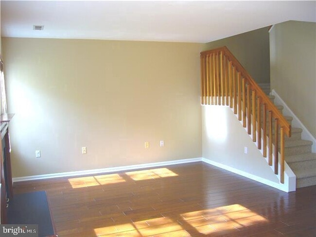 Building Photo - 3402 S Carriage Ct