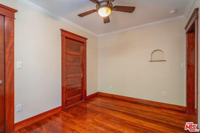 Building Photo - 4253 Fountain Ave