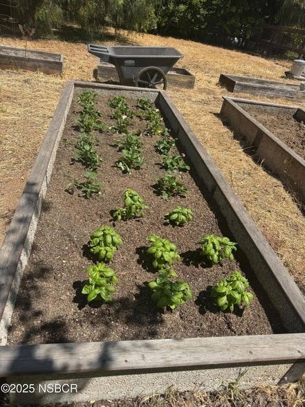 Building Photo - 724 N Refugio Rd