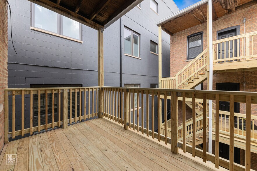 Building Photo - 2317 W Taylor St