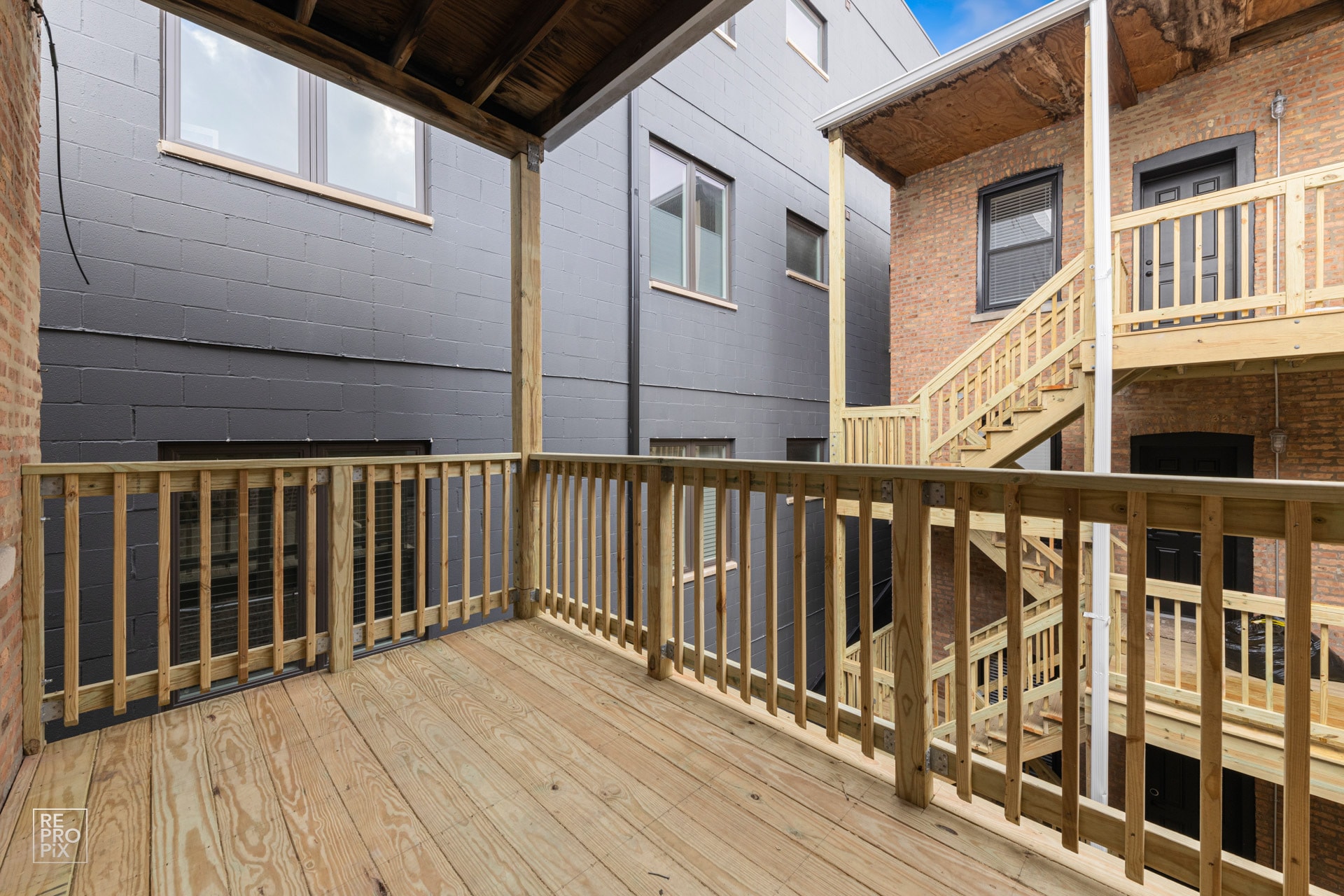Building Photo - 2317 W Taylor St