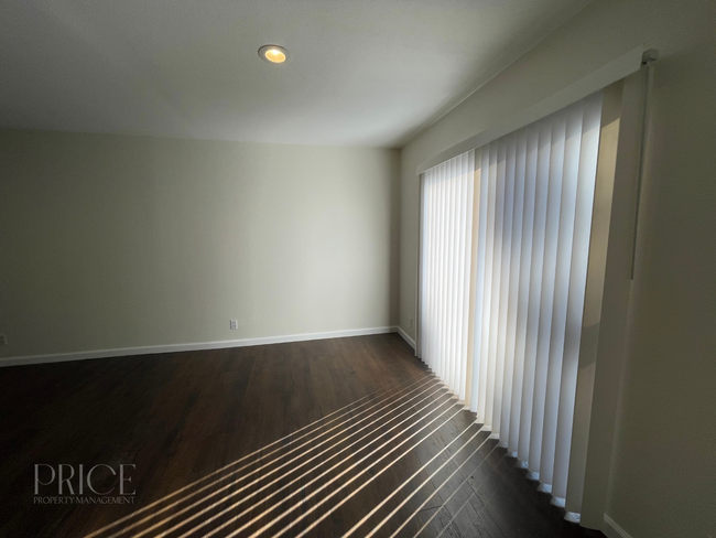 Building Photo - 3 Bedroom Condo in Rancho Cucamonga