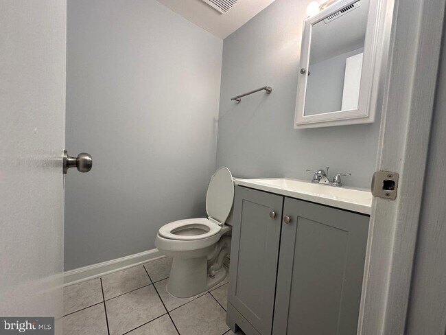 Building Photo - 14451 Village Dr