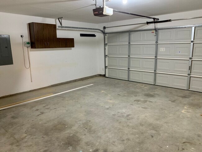 Building Photo - 1709 Southridge Ln
