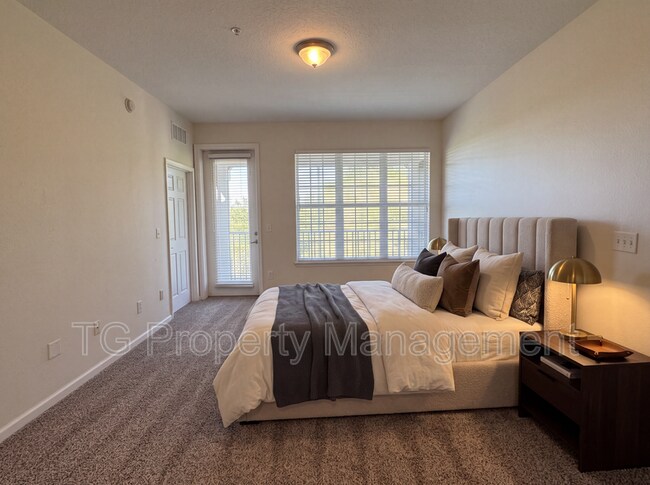 Building Photo - 11251 Campfield Dr