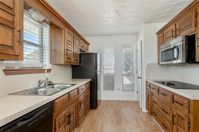 Building Photo - 2732 Parkhaven Dr