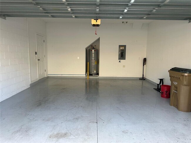 Building Photo - 17522 Promenade Dr