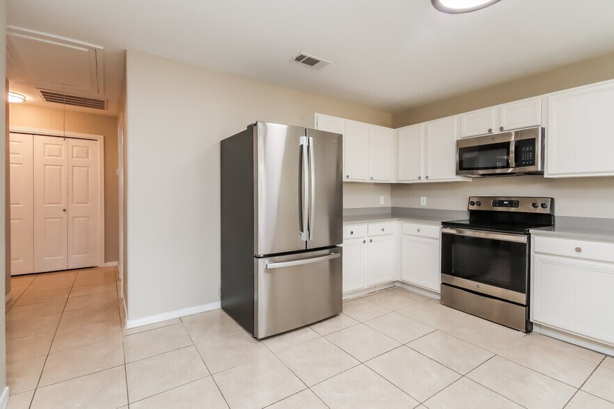 Building Photo - 6607 Mistflower Ln