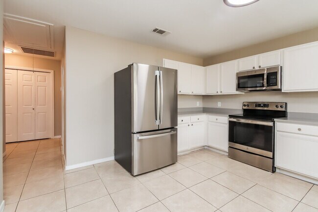 Building Photo - 6607 Mistflower Ln