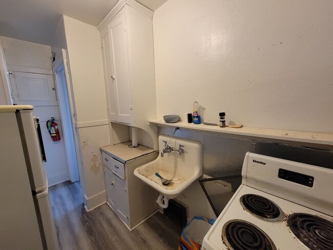 Building Photo - 2216 Merner Ave