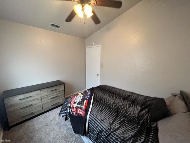 Building Photo - 2 br, 2 bath House - 2501 Windmill Dr