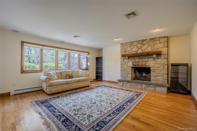 Building Photo - 19-21-21 Lamela Dr