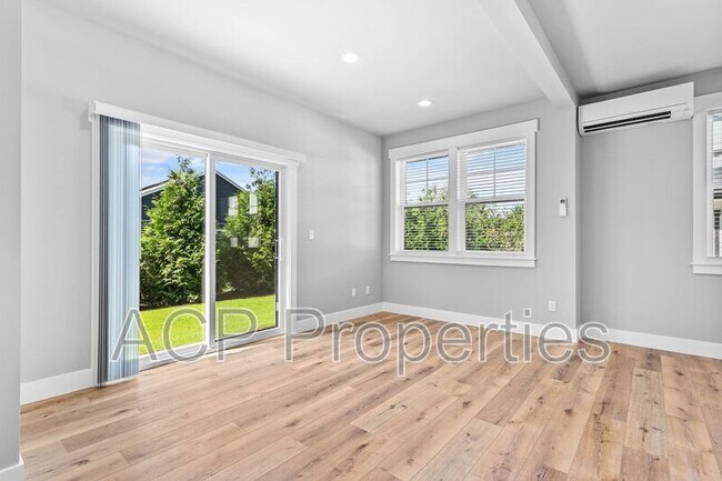Building Photo - 2201 DeJong Dr