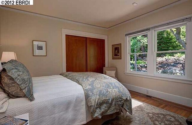 Building Photo - Gorgeous North Berkeley 3 Bedroom