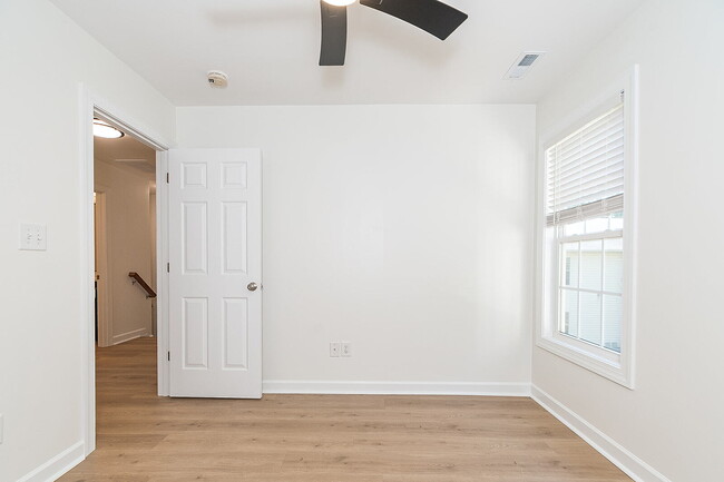 Building Photo - Charming & Spacious 3-Bed Townhouse with 2.5 Baths on Stadium Drive in Wake Forest!