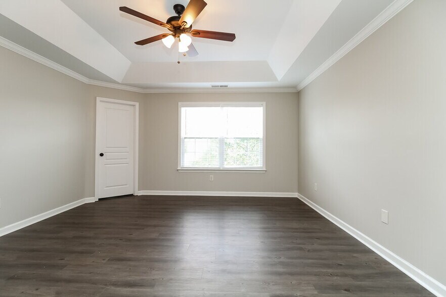 Building Photo - 7883 Rainey Dr