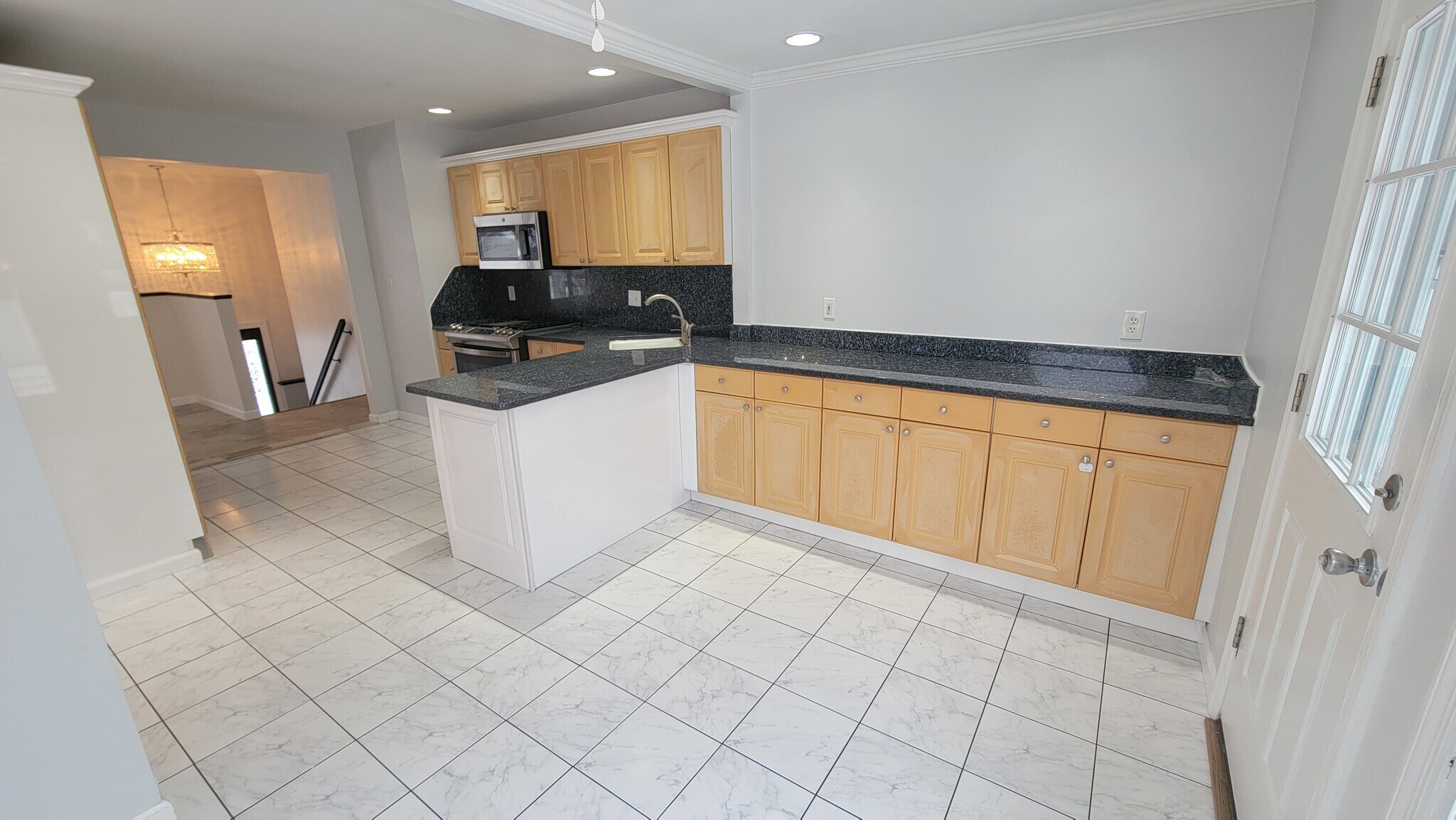 Building Photo - 15 Windsor Rd