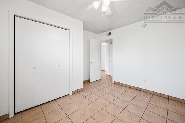 Building Photo - Santa Fe Charm on Camino Capitan