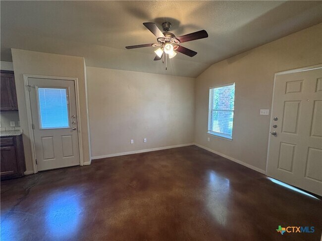 Building Photo - 1523 Aztec Trce