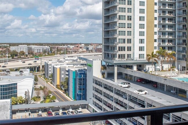 Building Photo - 1120 E Kennedy Blvd