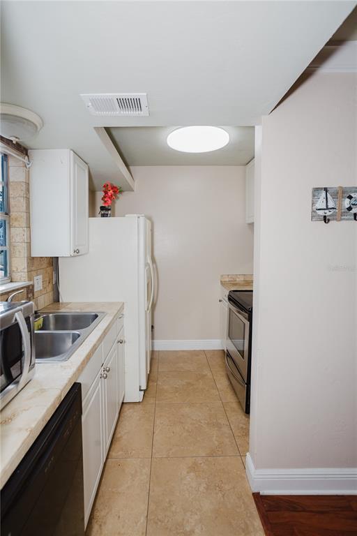 Building Photo - 2302 SW 73rd Terrace