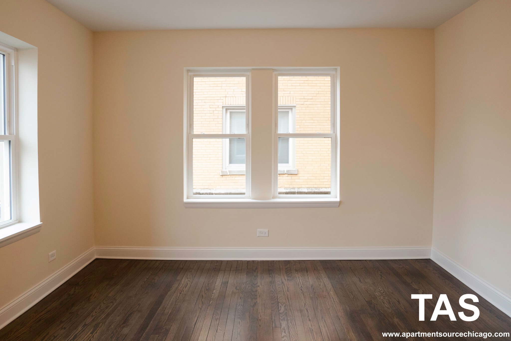 Building Photo - 2347 N Drake Ave