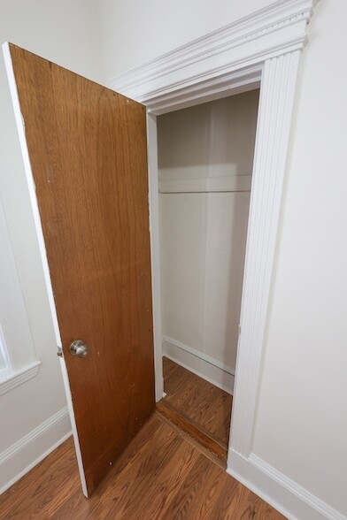Building Photo - 421 Seaver St