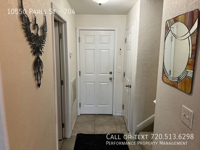 Building Photo - Spacious Two Bedroom Townhome