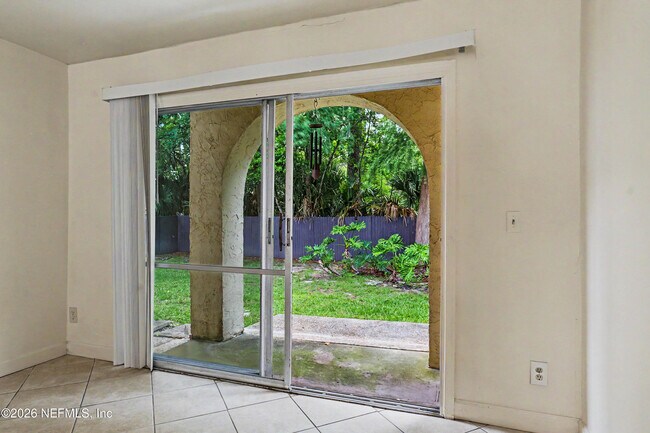 Building Photo - 1557 El Prado Rd