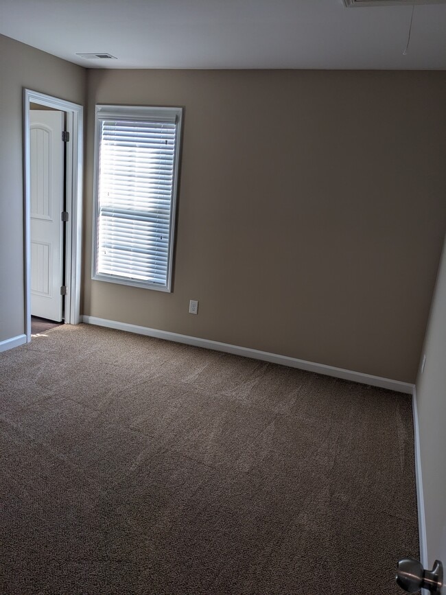 Building Photo - 2 Bedroom, 2.5 Bath Townhome in Creedmoor, NC