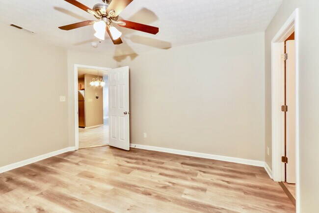 Building Photo - 11109 Meadow Chase Ct