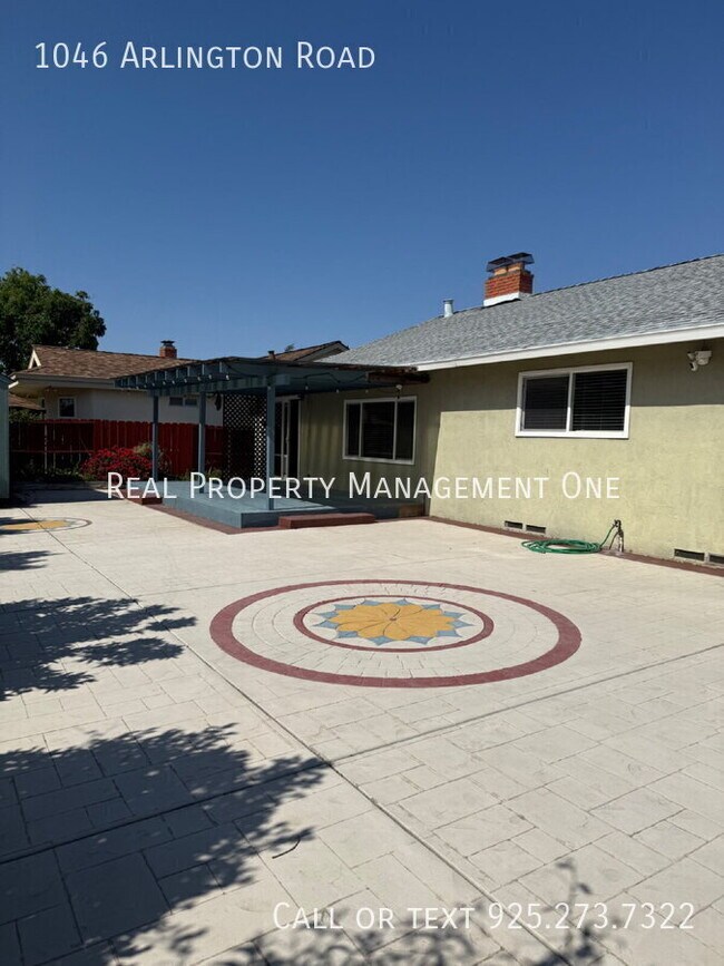 Building Photo - 1046 Arlington Rd