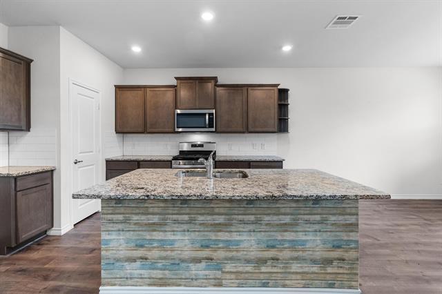 Building Photo - 606 Rawhide Way