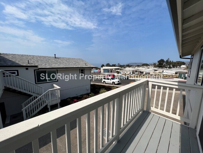 Building Photo - AVAILABLE SEPTEMBER- Upper Level Apartment in Pismo Beach - 1 Bedroom / 1 Bathroom