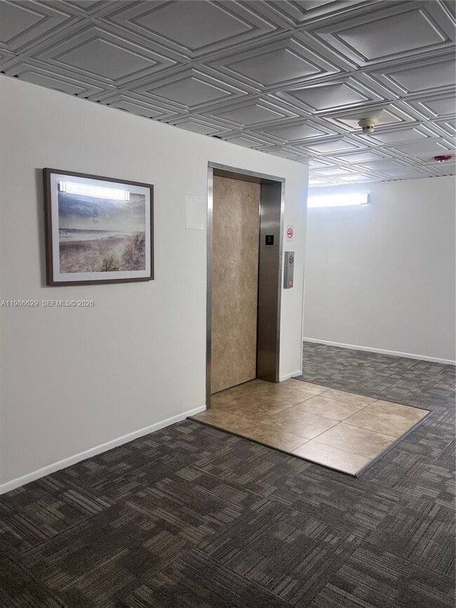 Building Photo - 400 N Riverside Dr