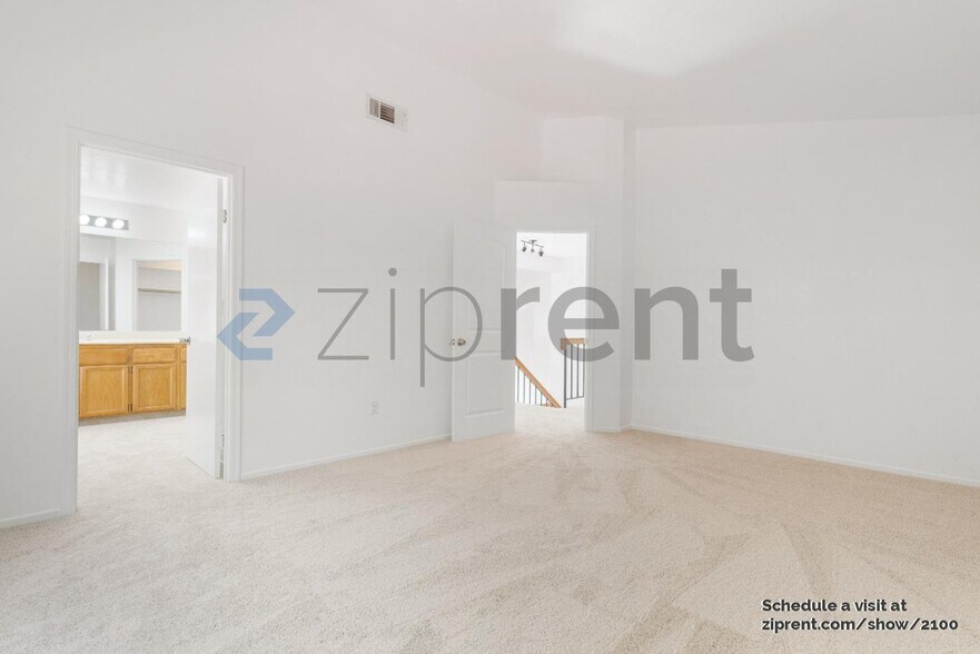 Building Photo - 5429 Cabrillo Sur