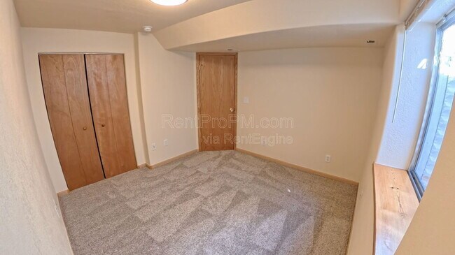 Building Photo - 1514 Carmela Ct