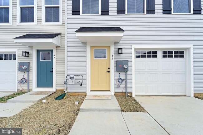 Building Photo - 66 SPYGLASS HILL Dr